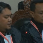 Kuasa hukum paslon Yani-Alif saat sidang dengan agenda  jawaban atas gugatan PHP Kada Gresik di MK. FOTO: ist.