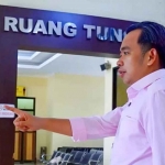 Bupati Jember saat meninjau kesiapan Bandara Notohadinegoro.