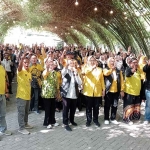 Golkar saat mengenalkan Ning Wardah sebagai calon wakil bupati pada Pilkada 2024 di Kabupaten Pasuruan. 