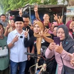 
Kedatangan Gus Barra di Pasar Sawahan mendapat respon luar biasa dari pedagang dan masyarakat.