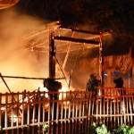 Rumah yang hangus terbakar. foto: Hadi Prayitno/BangsaOnline