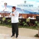 Plt Bupati Marhaen Djumadi saat memberikan pengarahan pada Musrenbang RKPD tahun 2023. foto: BAMBANG/ BANGSAONLINE