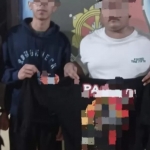 Dua pemuda yang viral usai aksi naik motor sambil nyalakan petasan saat berada di Polsek Babat