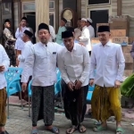 Lukman Hakim - Fauzan Jakfar Paslon Berbagi, saat silaturami di PP.Nurul Cholil dan Pondok Syaikhona Holil Demangan Bangkalan, (9/9/2024)
