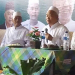 Dr KH Asep Saifuddin Chalim (nomor dua dari kanan) dan KH Ahmad Hisyam Syafaat (nomo 3 dari kanan) saat Halaqoh Kepemimpinan dan Kebangsaan di Pondok Pesantren Darussalam Blok Agung Banyuwangi. foto: bangsaonline.com