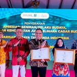 Penghargaan yang diterima Disdikbud Kota Probolinggo.