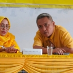 Fungsionaris DPP Partai Golkar, Julianto PH bersama Ketua DPD Golkar Nganjuk, Maria Tunda Dewi. Foto: Ist.