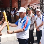 Bupati Malang saat menerima obor Porprov IX Jatim 2025.