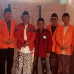 Kiai Hudri Fadol bersama Mas Dion dan jajaran pengurus Nawa Kartika Kabupaten Pasuruan.