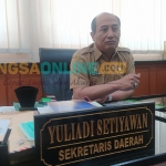 Sekertaris Daerah Kabupaten Sampang, Yuliadi Setiyawan, saat ditemui ditempat kerjanya. Foto : Mutammim/BANGSAONLIE.com