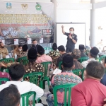 Pemkab Pamekasan dan Kantor Bea Cukai Madura saat memberikan edukasi kepada masyarakat terkait pentingnya perundang-undangan cukai di Desa Bulangan, Kecamatan Pegantenan.