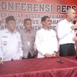 Menlu Belanda bersama Ketua BNPT, Bupati Lamongan, dan Ketua YLP Ali Fauzi.