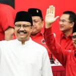 Saifullah Yusuf dan Abdullah Azwar Anas saat diumumkan sebagai bakal calon Gubernur dan calon Wakil Gubernur Jawa Timur oleh Ketua Umum DPP PDIP Megawati Soekarnoputeri. Foto: jawa pos