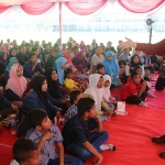 Wali Kota Risma saat memberikan sambutan dalam acara Gathering Campus Social Responsibility di Universitas Surabaya (Ubaya) Jalan Raya Kali Rungkut, Minggu (28/4). foto: ist