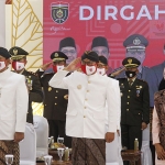Forkopimda Ngawi saat mengikuti pembacaan naskah Proklamasi oleh Presiden RI Ir. Joko Widodo secara virtual. 