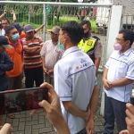 Puluhan Warga Dusun Gesing ditemui Manajemen PT Etika Dairies Indonesia. Pertemuan itu tak membuahkan hasil.