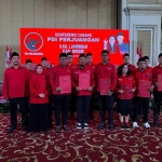 Ketua DPC PDIP Gresik Fandi Akhmad Yani bersama jajaran pengurus usai disahkan dalam Konfercab 2025. foto: ist