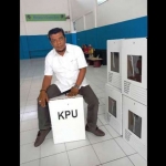 Kotak suara berbahan kardus yang sudah melalui beberapa tahapan regulasi dan kesepakatan.