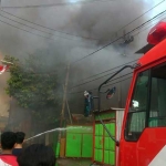 Kebakaran salah satu gudang di Pasar Krempyeng, Wedoro, Waru, Sidoarjo.