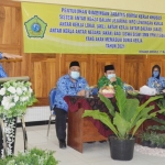 SAMBUTAN: Bupati Ahmad Muhdlor saat membuka BKK di SMK YPM 8 Sidoarjo, Rabu (17/3/2021). foto: istimewa