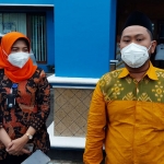 Bupati Gus Yani, bersama Dirut Perumda Giri Tirta Siti Aminatus Zariyah. foto: SYUHUD/ BANGSAONLINE