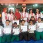 Organisasi Wanita Indonesia Tanpa Tembakau (WITT) Jatim pimpinan Arie Soeripan melakukan sosialisasi dampak rokok bagi kesehatan di SD Ma