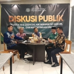  Diskusi Publik "Kuota Haji 2024 dalam Perspektif Hukum, Etika dan Kepentingan Umat" yang digelar LBH GP Ansor Jatim di Rumah Literasi Digital