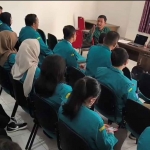 Mahasiswa FH Uniska saat mengikuti webinar.