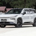 Mobil baru Toyota bZ3X yang diluncurkan dengan setir kanan