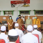 Pemerintah Kota (Pemkot) Pasuruan mulai melaksanakan vaksinasi terhadap santri Pondok Pesantren Salafiyah Kota Pasuruan, Senin (30/8/2021).