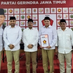 Penyerahan SK pengangkatan Rusdi Sutejo sebagai Ketua DPC Gerindra Kabupaten Pasuruan oleh DPD Gerindra Jatim.