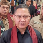 Pj Wali Kota Batu saat memberi keterangan ke awak media.