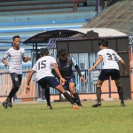 Persela Lamongan saat latihan di Stadion Surajaya. (foto: TRIWIYOGA/ BANGSAONLINE).