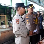 Kapolsek Taman saat blusukan ke Pasar Sepanjang.