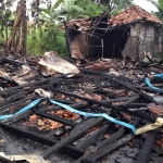 Kondisi rumah milik Bisri ludes, rata dengan tanah.