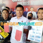 Kasat Reskrim Polres Jombang, AKP Margono Suhendra saat rilis pers. Foto: Aan Amrulloh/BANGSAONLINE