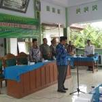 Suasana pelantikan pengurus MUI tingkat desa di Kecamatan Senori. foto: AHMAD/ BANGSAONLINE