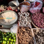 Simak perubahan harga sembako Jatim hari ini. Foto: Sulthon/Bangsaonline.
