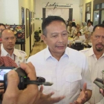 Wali Kota Malang saat memberi keterangan ke awak media.