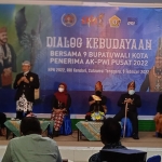 Bupati Lamongan, Yuhronur Efendi, saat menyampaikan pamaparan ketika menjadi narasumber Dialog Kebudayaan HPN 2022 di Kendari.
