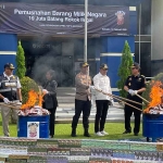 Pemusnahan 19 juta batang rokok ilegal yang dilakukan Bea Cukai Sidoarjo.