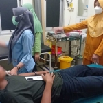 Salah satu korban pengeroyokan ketika dirawat di rumah sakit.