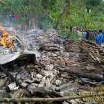 Kondisi rumah milik Ragum saat dilakukan pembasahan.