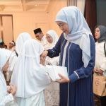 Khofifah Indar Parawansa saat acara santunan bersama anak yatim (dok. Ist)