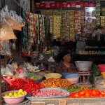 Harga sembako di Lumajang per 15 Februari 2026 mengalami fluktuasi. Foto: Bangsaonline.