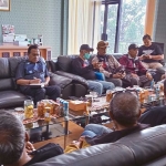 LSM YUA Jatim ketika audiensi dengan pimpinan DPRD Kota Batu.