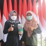 Bupati Mojokerto, Ikfina Fahmawati, saat menghadiri Pengukuhan Pengurus Akselerasi Produsen Makanan dan Minuman Jawa Timur Korwil Kabupaten Mojokerto.