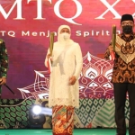 Gubernur Jawa Timur Khofifah Indar Parawansa dalam acara penutupan Musabaqoh Tilawatil Qur