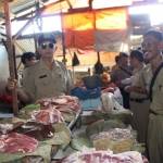 AMAN. Dipastikan tidak ada daging gelonggongan dan daging tak layak konsumsi dijual di Tuban. foto : suwandi/bangsaonline