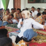 Kartika Hidayati saat memberikan materi tentang bahaya narkoba. 